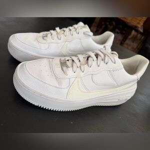 Nike Air Force 1 PLT.AF.ORM Women’s 8 EUC
